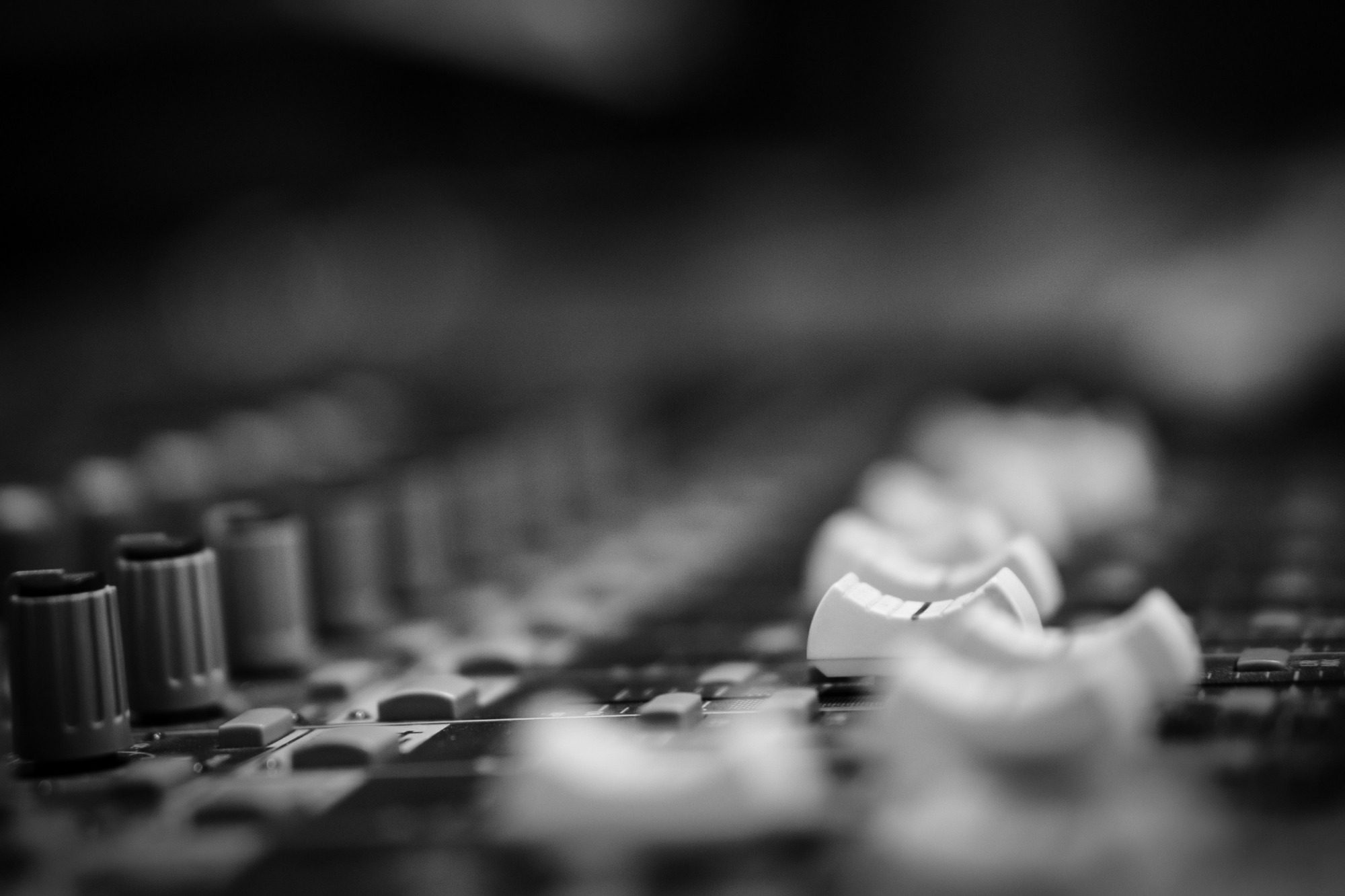 Mischpult Studio-Mischpult mit Reglern